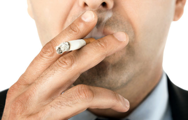 Гнойной бронхит может быть вызван табакокурением