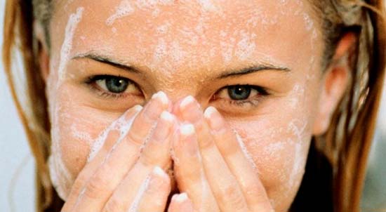 Хозяйственное мыло − универсальное средство для кожи лица