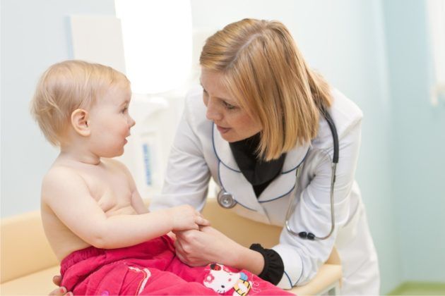 Ребенка стоит наблюдать постоянно у врачей 