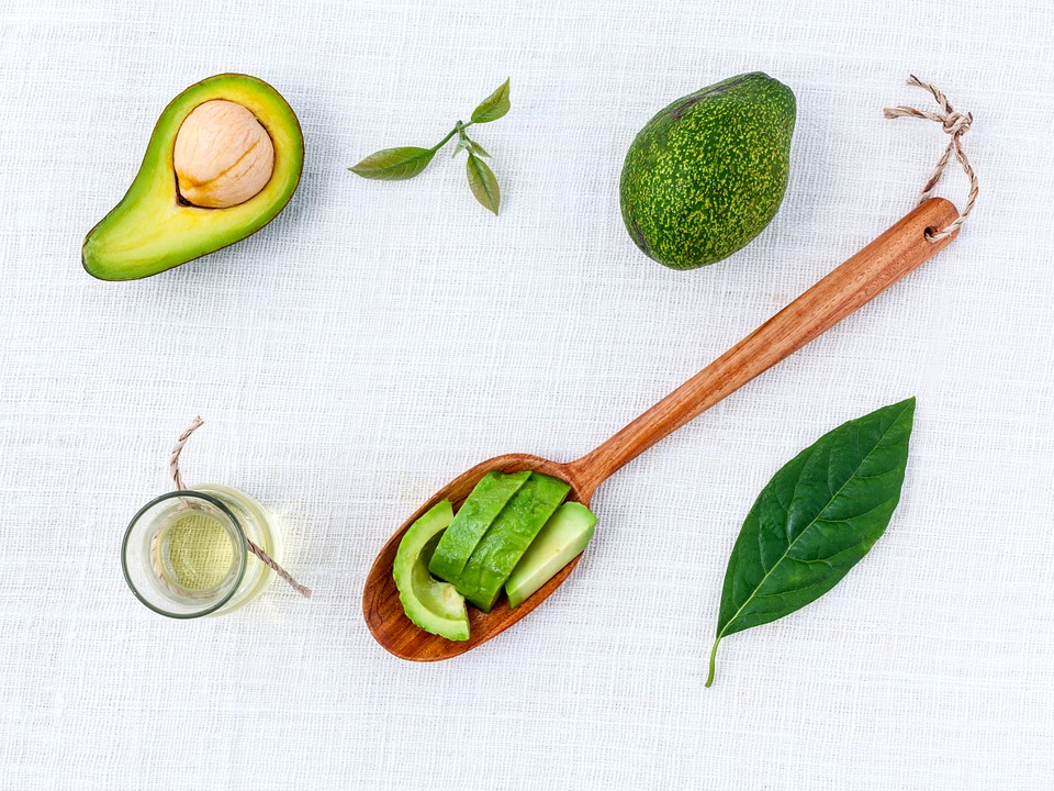 Масло авокадо: полезные свойства, применение в косметологии, рецепты