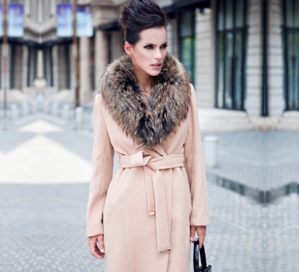 Пальто с меховым воротником – модно, стильно, актуально!