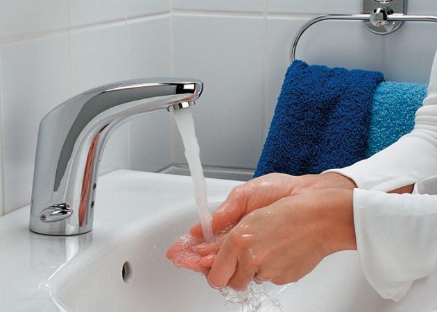 Как правильно мыть руки в медицине и быту